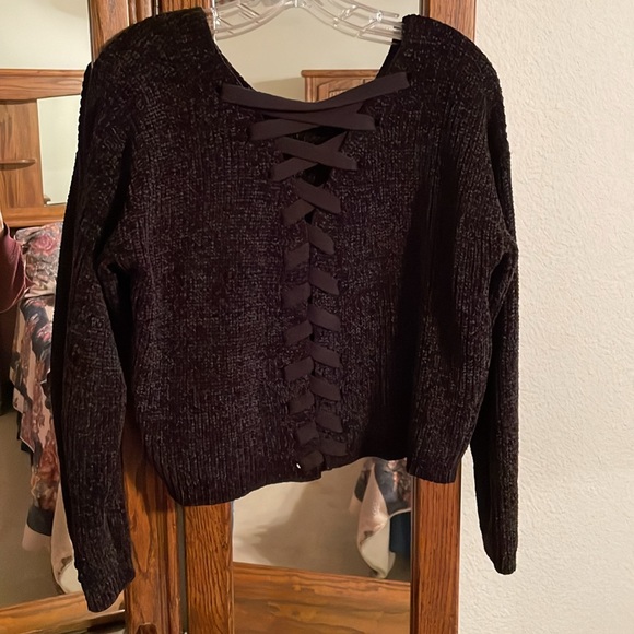 Xhiliration Black Cropped Sweater - Picture 2 of 3